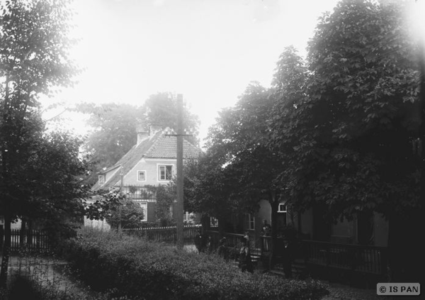 Mühlhausen Kr. Preußisch Holland, Ev. Kirche, Pfarrhaus der ev. Gemeinde