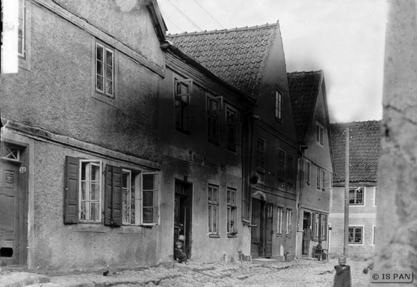 Mühlhausen Kr. Preußisch Holland,  Bürgerhäuser in der Sedanstraße