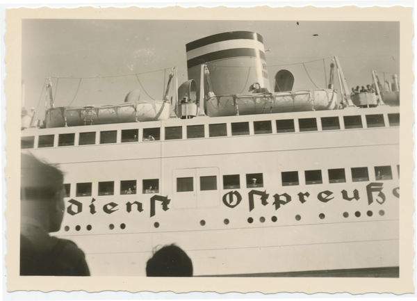 Ostsee, Seedienst Ostpreußen, Fährschiff im Hafen von Swinemünde