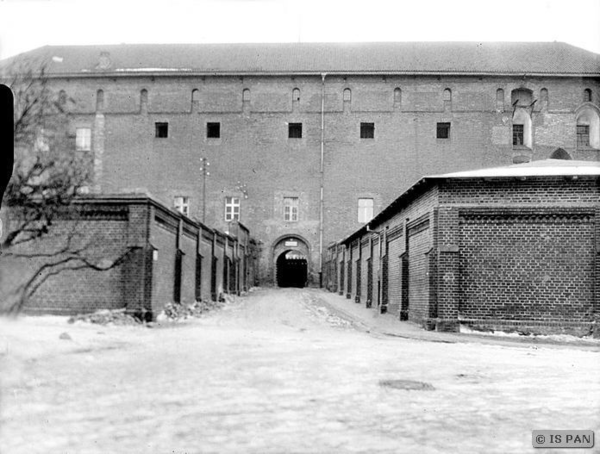 Ragnit, Ehemalige Burg des Deutschen Ordens, Westflügel mit dem Eingangstor