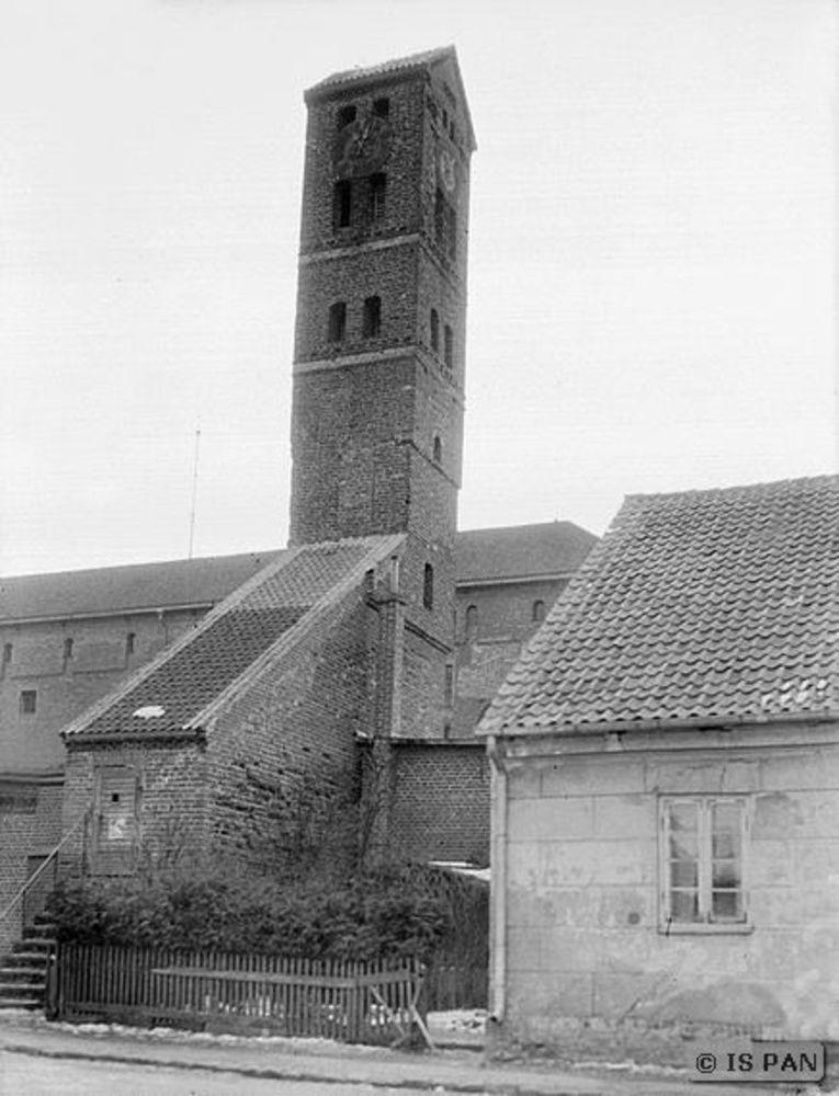 Ragnit, Ehemalige Burg des Deutschen Ordens, Uhrturm in der Vorburg