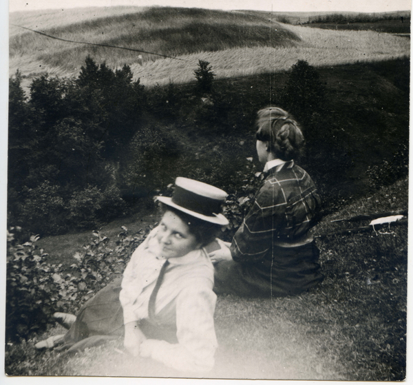 Rothfließ, Zwei Freundinnen