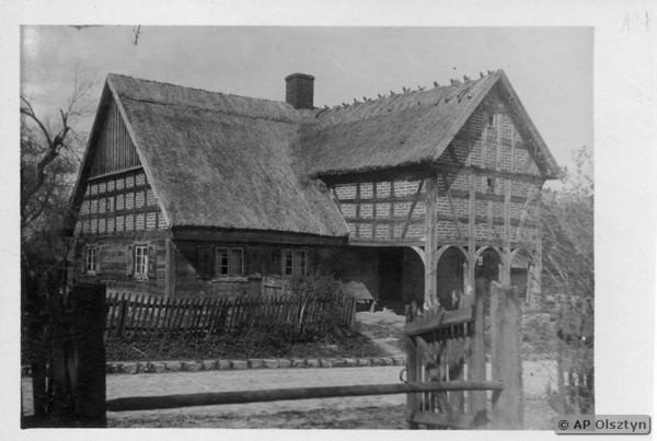 Neumark Kr. Preußisch Holland, Vorlaubenhaus des Bauern Gottlieb Liedtke, Vorderansicht