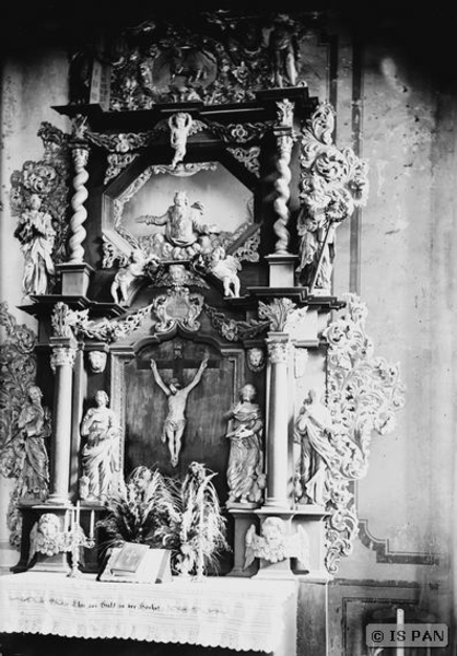 Paaris, Ev. Kirche, Altaraufsatz von Isaac Riga