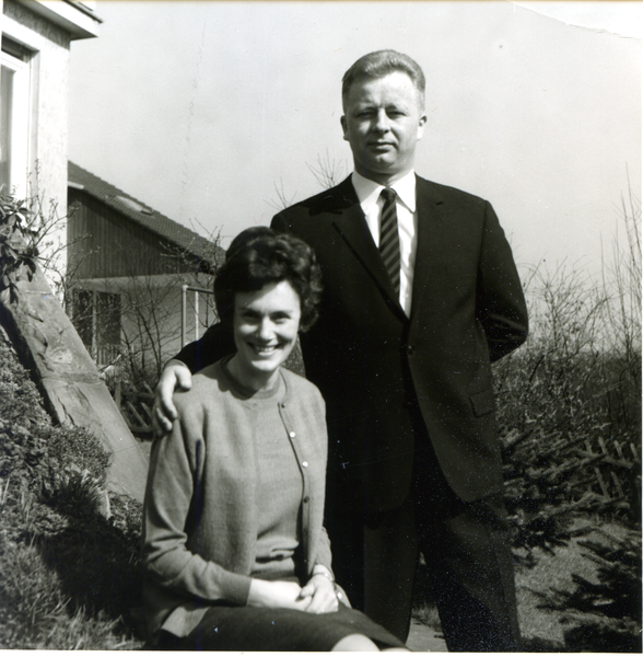 Hohenfürst (Wyszkowo),  Hans Ulrich Nichau - Schriftsteller, Übersetzer und Verfasser von Hörspielen mit Frau