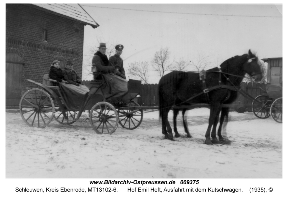 Schleuwen, Hof Emil Heft, Ausfahrt mit dem Kutschwagen