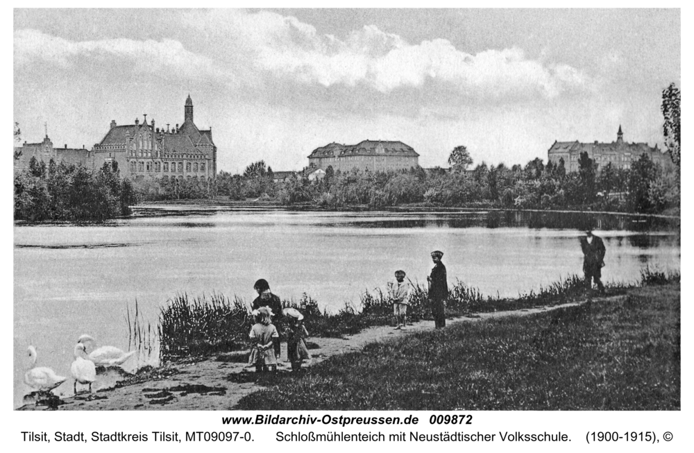 Tilsit, Schloßmühlenteich mit Neustädtischer Volksschule