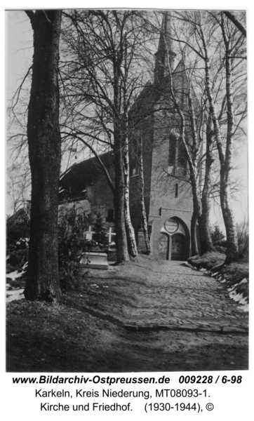 Karkeln, Kirche und Friedhof