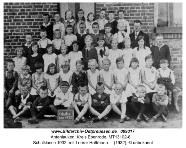Antanlauken, Schulklasse 1932, mit Lehrer Hoffmann