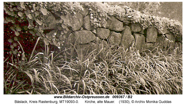 Bäslack, Kirche, alte Mauer