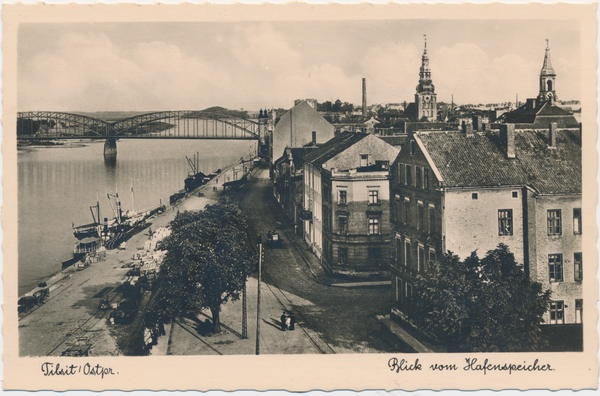 Tilsit, Blick vom Hafenspeicher auf die Luisen-Brücke und die Memelstr.