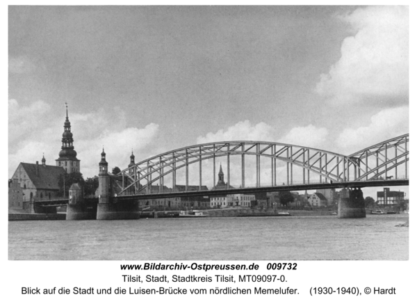 Tilsit, Blick auf die Stadt und die Luisen-Brücke vom nördlichen Memelufer