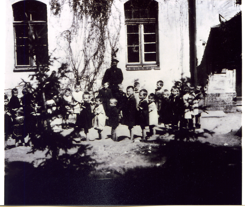 Schneewalde (пр. Ладушкин), Waisenhaus mit deutschen Kindern