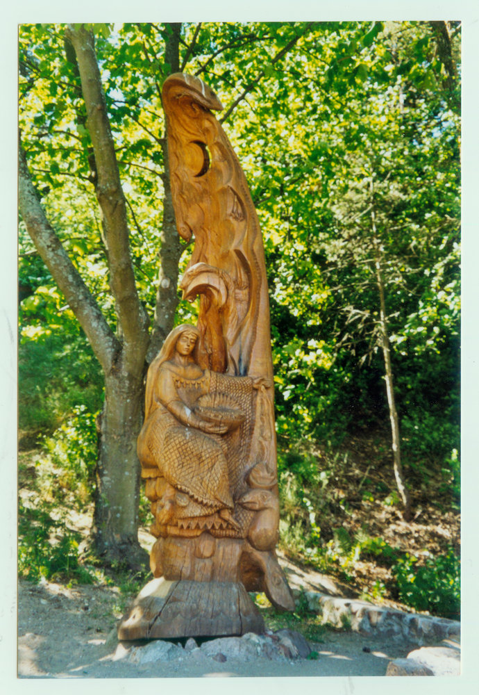 Schwarzort, Hexenberg, Holzskulptur