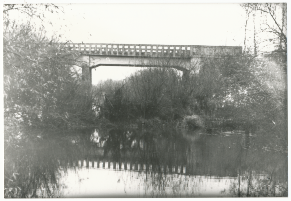 Tharau, Eisenbahnbrücke über den Frisching