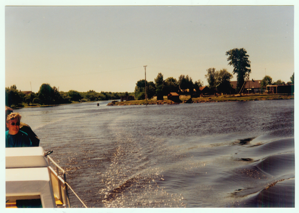 Elchwerder, Bootsfahrt, von der Wiepe kommend nach links in den Seckenburger Kanal fahrend