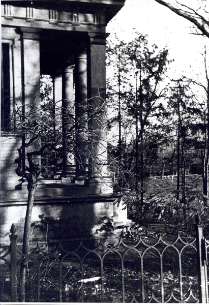 Rippen, Gutspark, Mausoleum