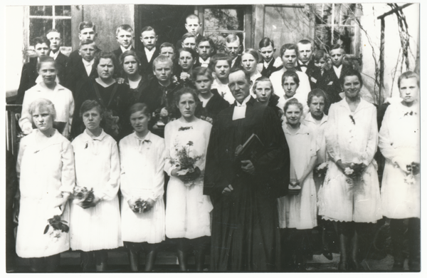 Tharau, Konfirmation mit Pfarrer Rosenfeld