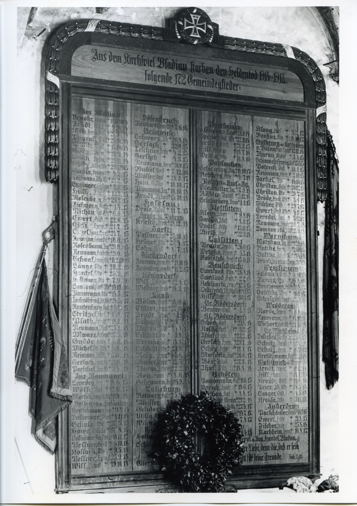 Bladiau, Ev. Kirche, Gedenktafel für die Gefallenen des I. Weltkriegs
