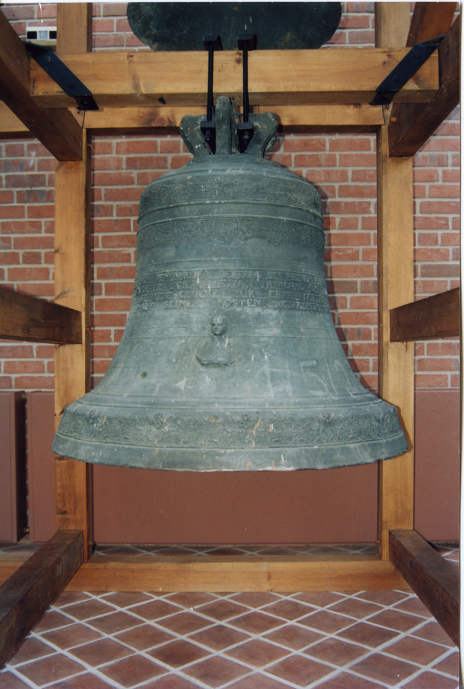 Bladiau, Glocke der Bladiauer Kirche im Landesmuseum Lüneburg