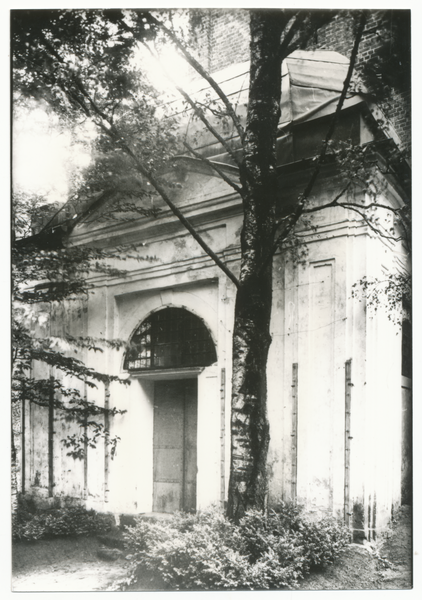 Tharau, Kirche mit Gutsmausoleum