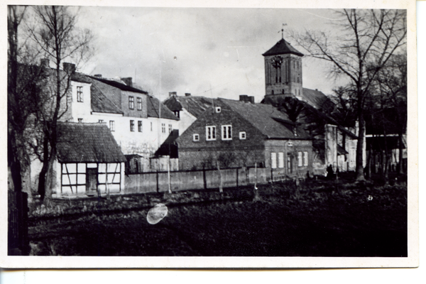 Heiligenbeil, Ortsansicht mit ev. Kirche über die Jarft