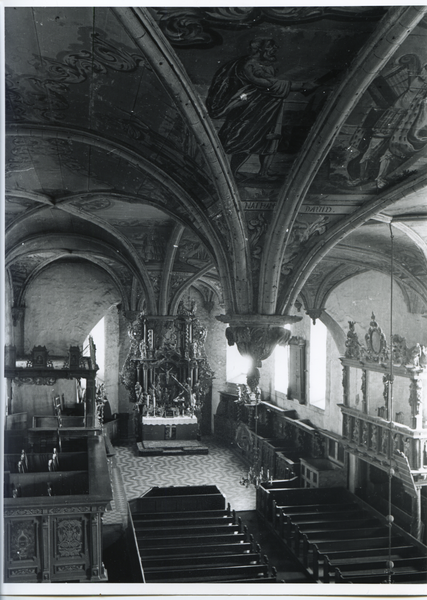 Bladiau, Ev. Kirche, Blick zum Hochaltar