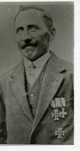 Bladiau, Fritz Eigner, Inhaber des Goldenen Militär-Verdienstkreuzes