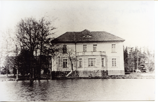 Bolbitten, Gutshaus, vom Teich aus gesehen