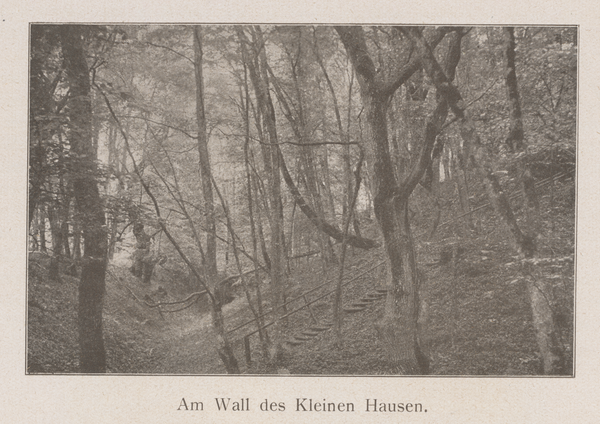 Warnicken, Am Wall des Kleinen Hausen im südlichen Ausläufer der Forst