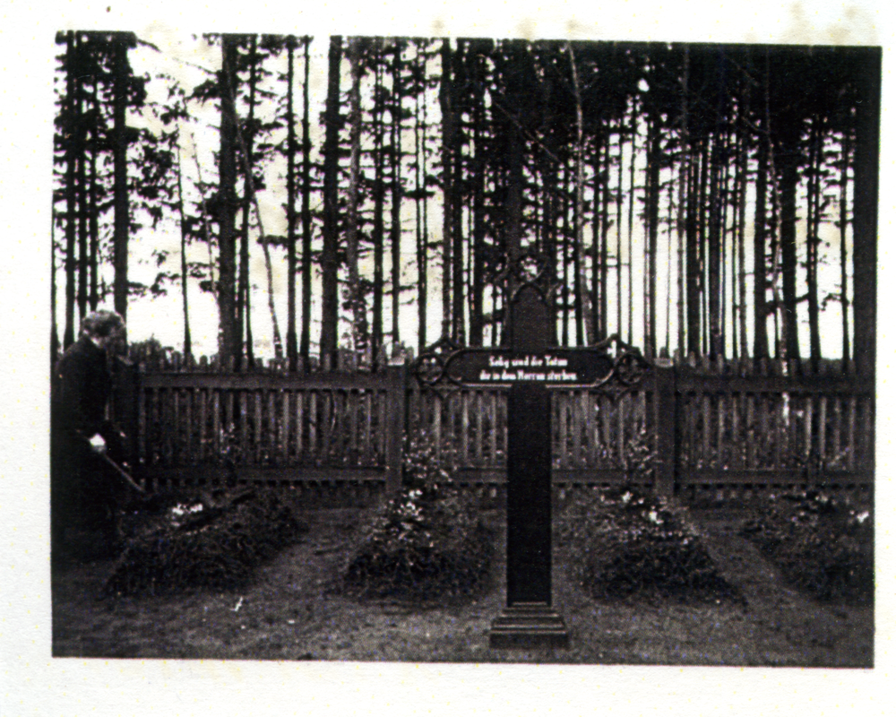Jürkendorf, Friedhof, der zum Hof Doepner gehört