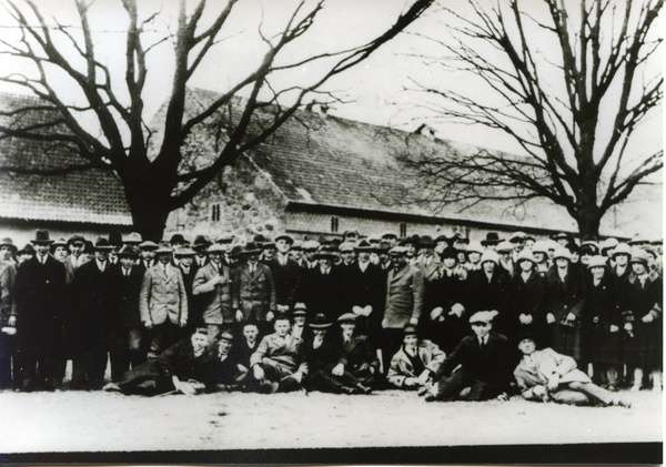 Klein Rödersdorf, Gut, Besuch aus der Landwirtschaftsschule Braunsberg mit Dir. Haesner