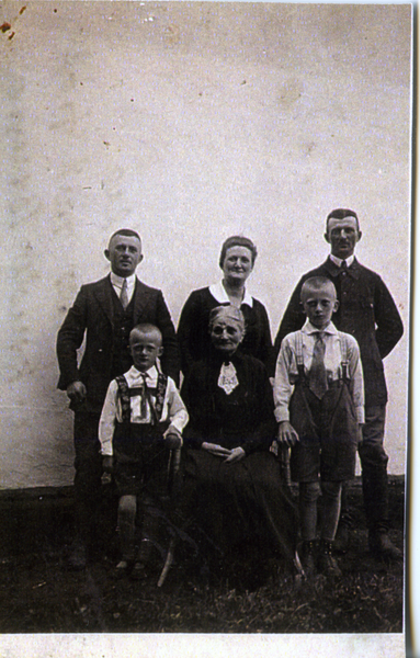 Jürkendorf, Fam. Doepner mit Großmutter und dem Bruder von Walter Doepner, Bruno